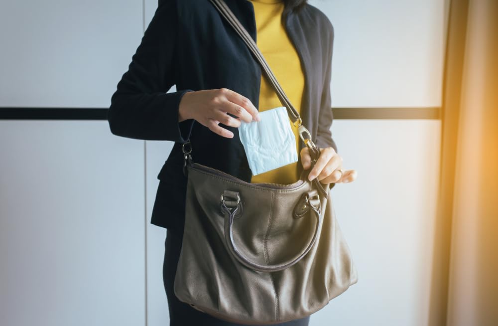 100 Bulk Pads with Wings Individually Wrapped for Women Homeless, Postpartum, Hospitals