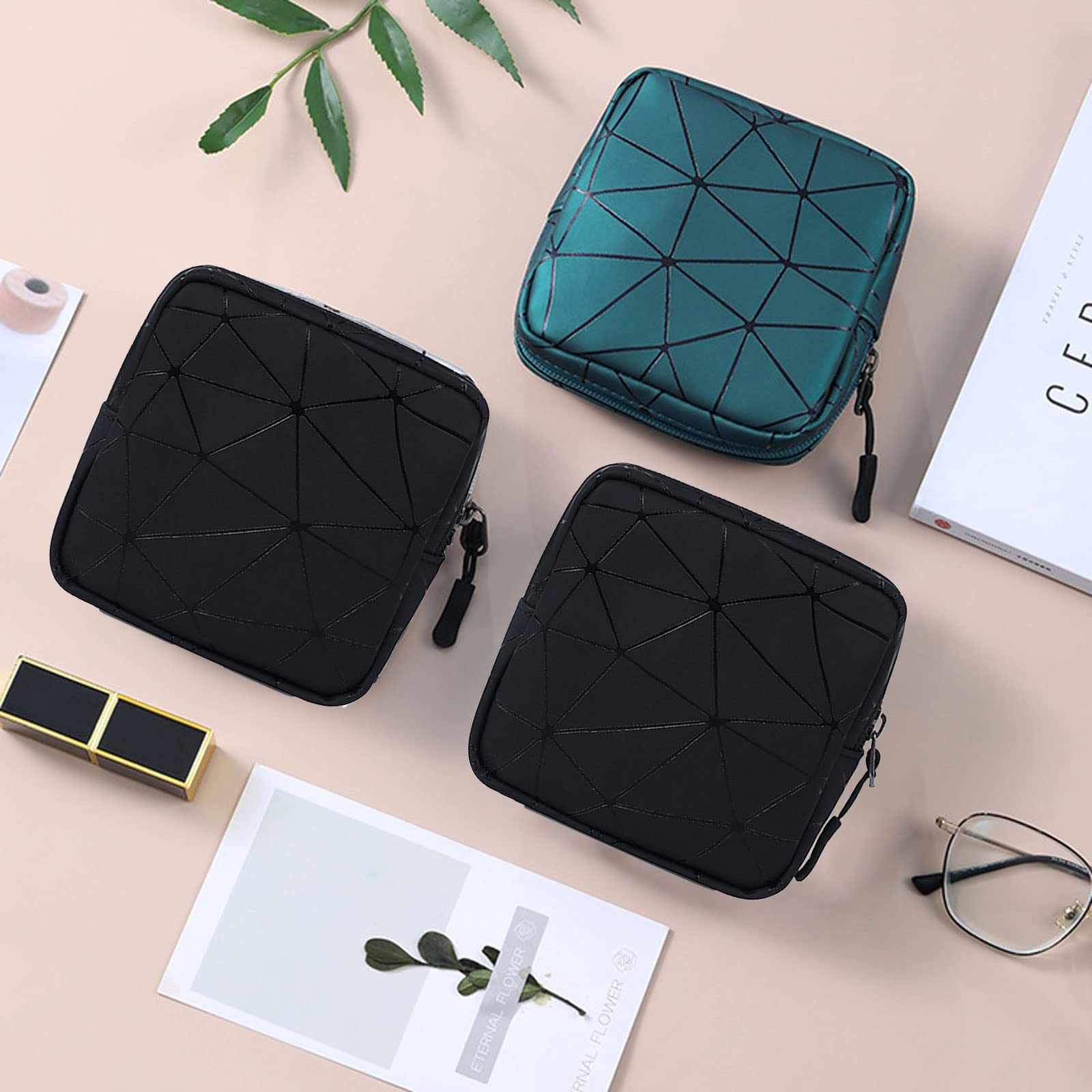 CCLEOOCOO Sanitary Napkin Storage Bag,Leather Waterproof Feminine First Period Bag with Zipper