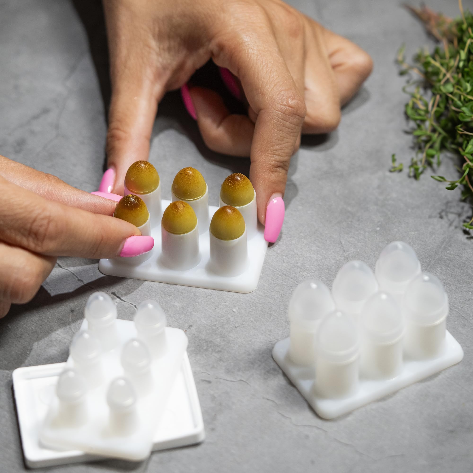 Suppository Molds Kit - Made in France, 3 Sizes (1ml, 2ml, 3ml), Reusable Suppositories Mold - 4 Trays