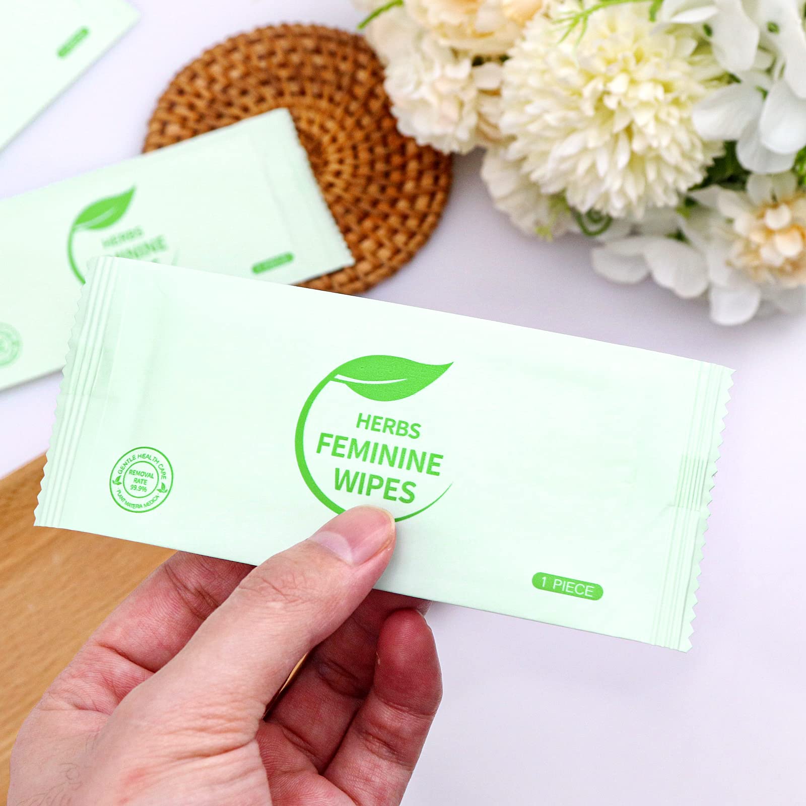 Hipruict Travel Feminine Hygiene Wipes,50 Count Intimate Wipes Feminine Care,Ph Balanced