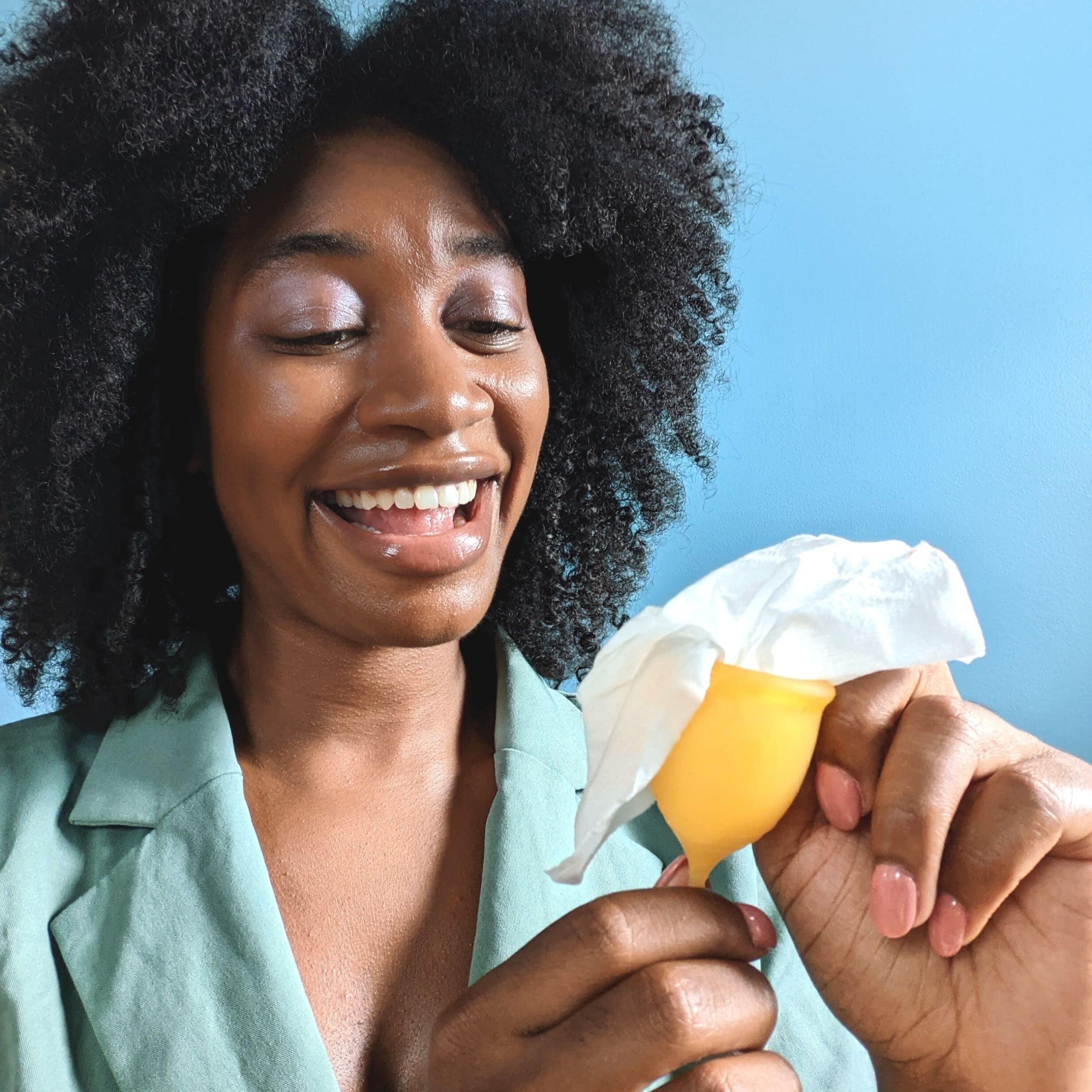 Menstrual Cup Wipes - On The Go Public Bathroom Feminine Wipes - Safe On Period Cups & Menstrual discs